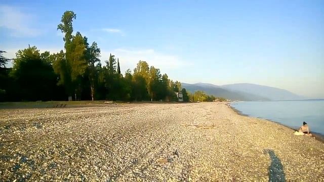Абхазия обзор длиннейшего пляжа на побережье Чёрного моря смотреть онлайн