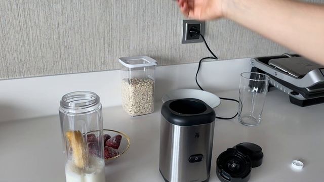 WMF Kult X Mix and Go Smoothie I Çilekli Smoothie | Smoothie Makinemi Denedim | WMF Smoothie Makine смотреть онлайн