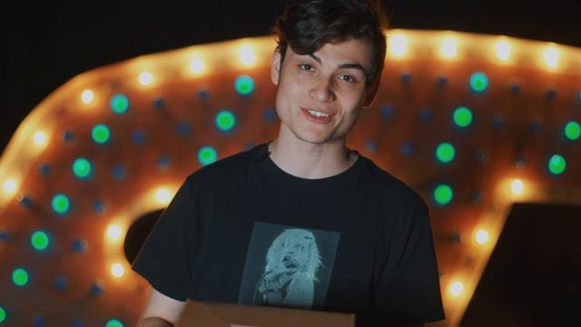 Amazebox Kraft - Predict a ROOM full of thoughts... смотреть онлайн