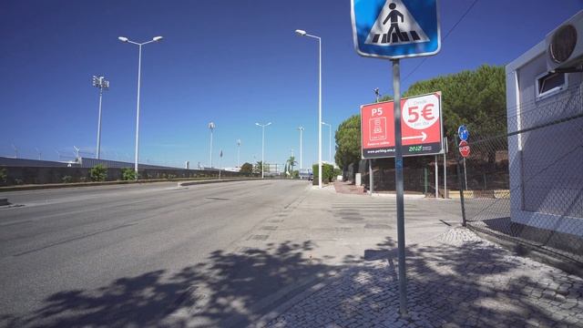 Portugal, walk from Pç. Aeroporto bus stop to Lisbon Portela Airport смотреть онлайн