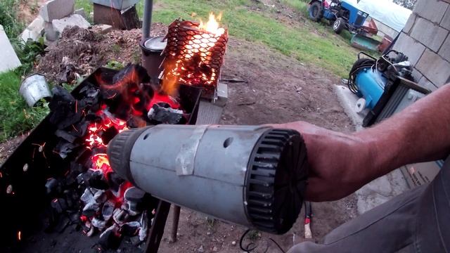 Вертикальный или классический....мангал