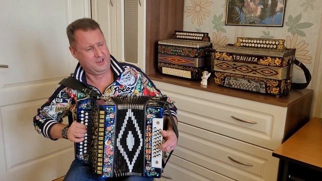 Паша гармонист - В небе месяц молодой смотреть онлайн