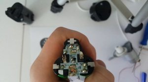 How to disassemble and repair makita  bl1013 battery