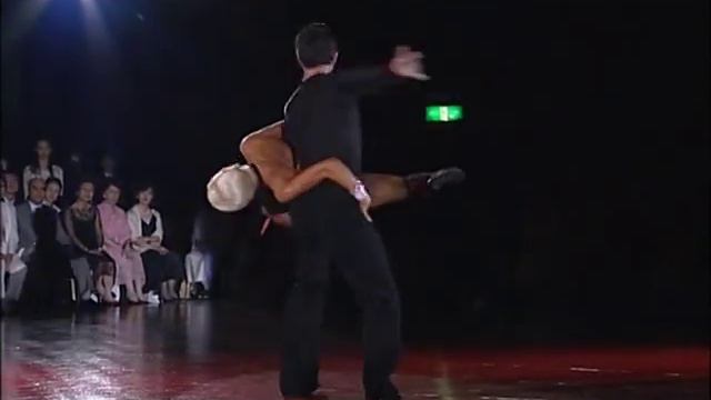 Michael Malitowski & Joanna Leunis - Show Dance (WSSDF2006) смотреть онлайн