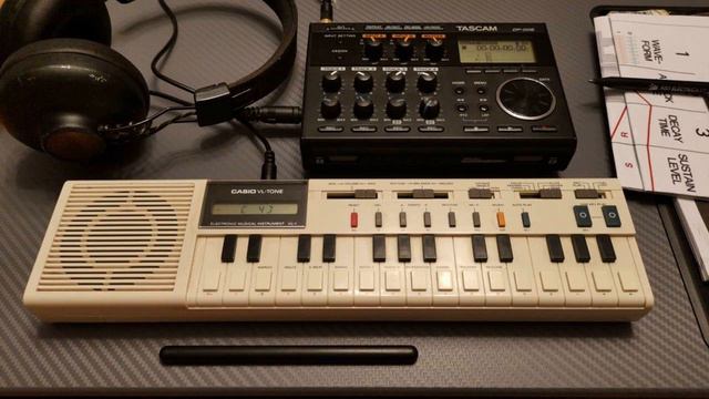 Toy Dungeon Synth with CASIO VL-Tone (VL-1) direct to Tascam DP-006 смотреть онлайн