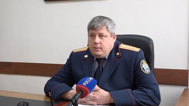 Омская семья, в которой ребёнок выпал из окна, характеризуется положительно смотреть онлайн