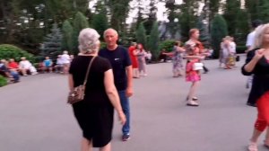 ПОЛЕВЫЕ ЦВЕТЫ СОБЕРУ БУКЕТ!?_ЛЕТО В ПАРКЕ ГОРЬКОГО ХАРЬКОВ 2021.mp4