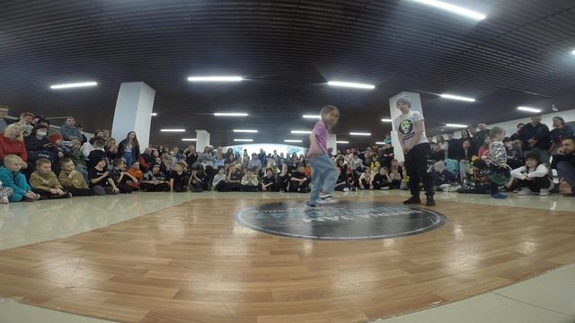 Lera vs ... (1st round) смотреть онлайн