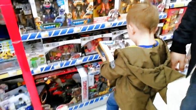 Гуляем по магазину игрушек. Бубль Гум смотреть онлайн