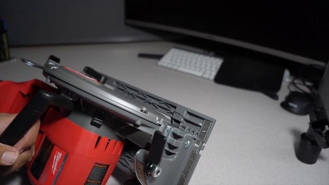 Pro Circular Saw?  Milwaukee M18 Fuel Rear Handle Circular Saw Unboxing/Test 2830 20