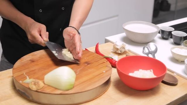 Hong Kong Style Fish Balls in Chinese Curry Sauce! смотреть онлайн