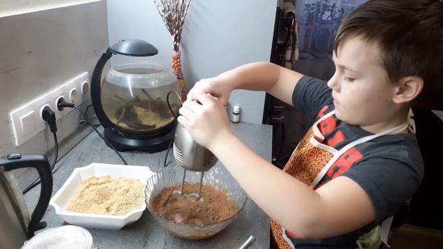 Пирожное Картошка. Рецепт пирожных без выпечки. смотреть онлайн