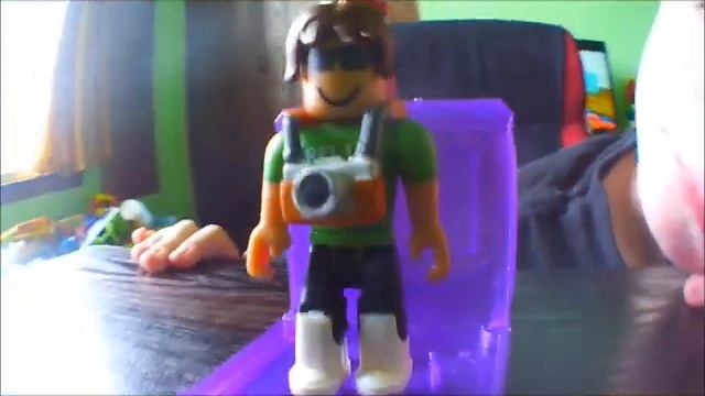Roblox Gold Series 3 (Celebrity Collection) Mystery Pack смотреть онлайн