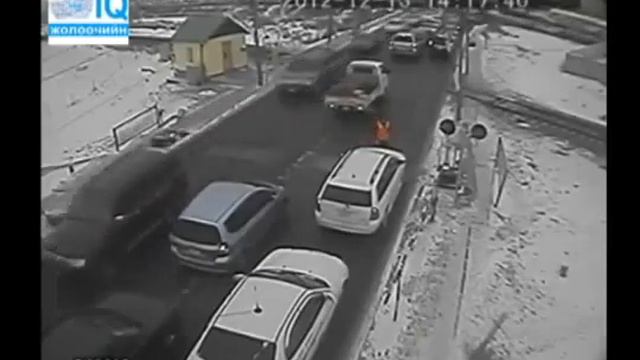 Что происходит с теми , кто не останавливаться на железнодорожном пе. смотреть онлайн