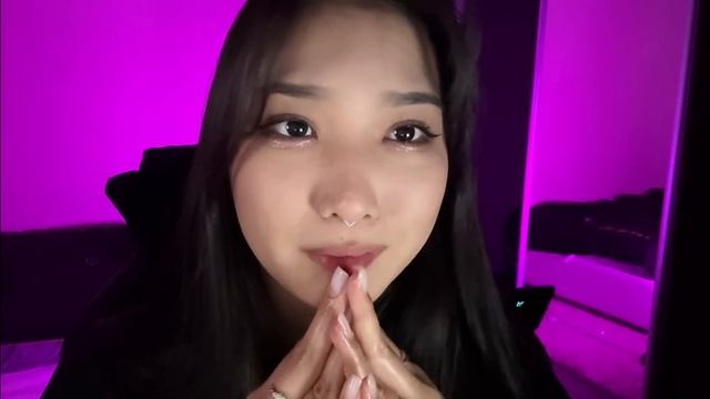 липкий асмр со звуками рта и рук и шёпот