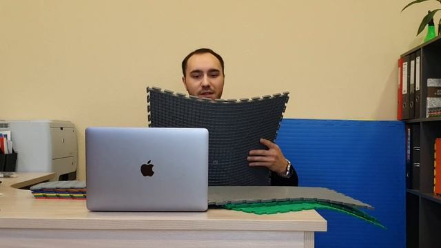 Какую модульную плитку ПВХ выбрать 500х500 или 250х250? Какая лучше? смотреть онлайн