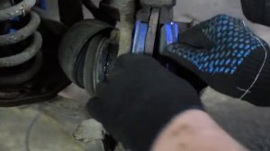 Замена передних колодок на "Ниве"