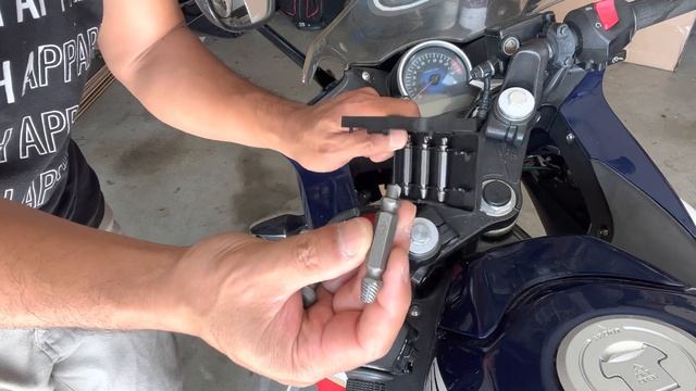 Removing And Replacing Honda CBR250R Ignition, Gas Cap, And Seat Keys