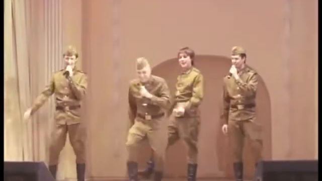 חיוך (מתפתל משעול הפרא) - השיר הרוסי - "Улыбка" смотреть онлайн