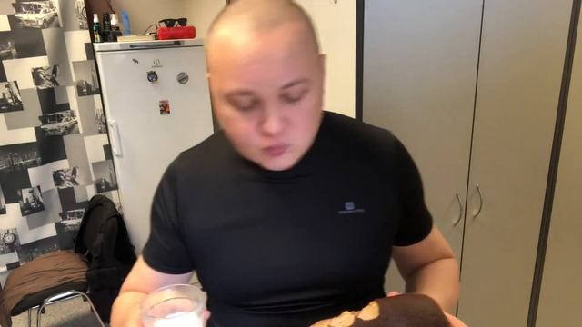 ХЛЕБ С МОЛОКОМ|MUKBANG смотреть онлайн