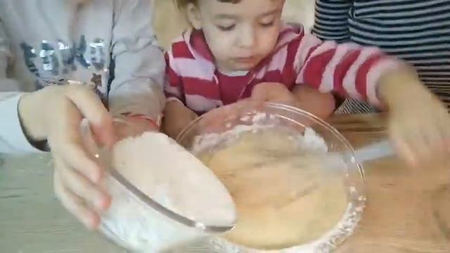 Аз готвя с мама бананов кекс! смотреть онлайн