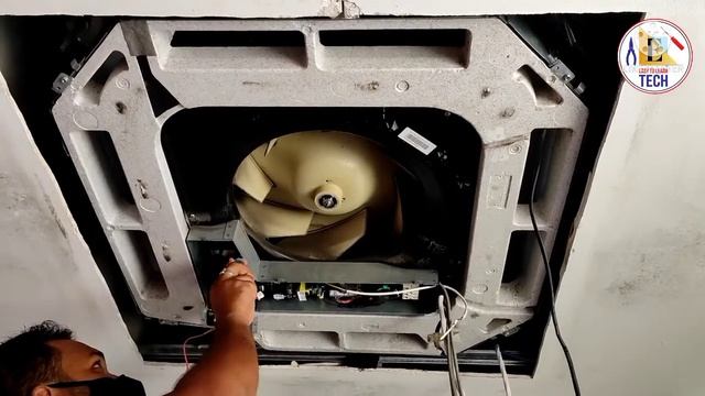 HOW TO REMOVE ALL THE PARTS TO SERVICE GREE CASSETRE AC / Gree Ac Remove Front Cover / Dismental смотреть онлайн