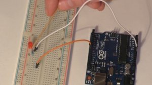 ПЕРВАЯ СХЕМА НА АРДУИНО [Уроки Arduino #4]