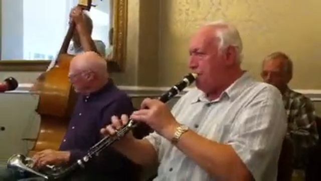 'Tiger Rag' with the Thames Valley Jazz Quintet смотреть онлайн