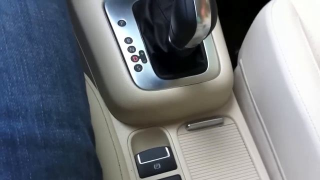 AutoHold explained ( Passat, CC, Tiguan, Touareg) смотреть онлайн