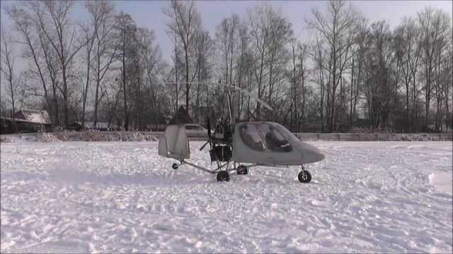 Полеты автожира в Рождество на озере