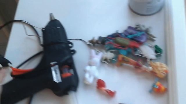 DIY что можно сделать c игрушками от киндеров (киндер-сюрприза). Картина из киндер-сюрпризов. смотреть онлайн