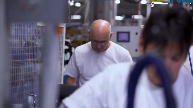 Работа в Чехии автозавод Faurecia сборка автомобильных сидений. Вакансия бесплатная смотреть онлайн