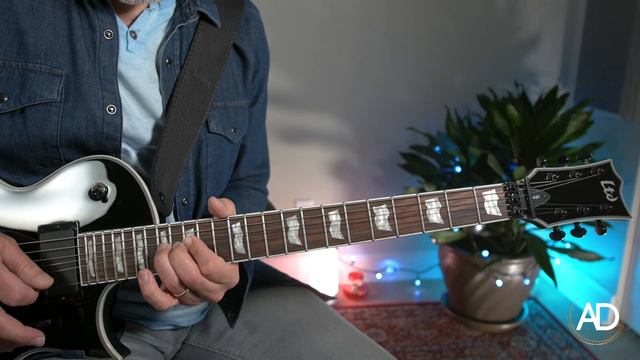 5 AMAZING Guitar Solos in Christmas Songs!! смотреть онлайн