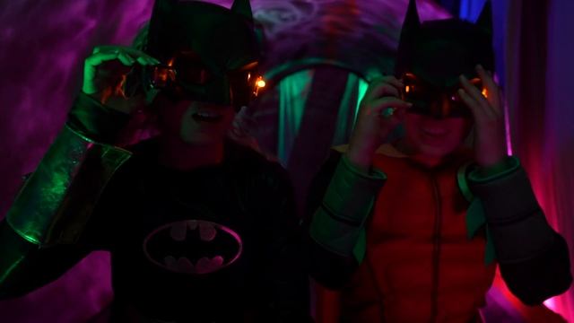 Ninja Kidz & Batman team-up to Save Robin from the Joker! смотреть онлайн