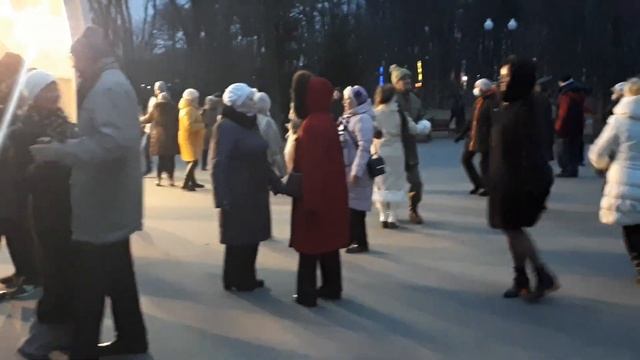 Тільки з ним!!!Танцы в парке Горького,март 2021. смотреть онлайн