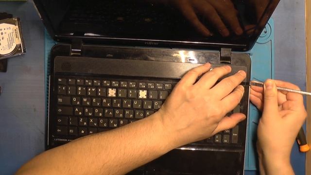 Разборка ноутбука FUJITSU LIFEBOOK AH531 смотреть онлайн