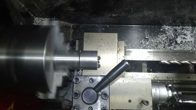 Самодельный отрезной резец по металлу для настольного токарного станка. смотреть онлайн