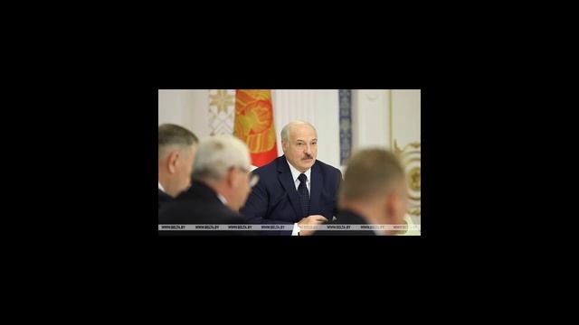 "Открыли айфоны, телефоны": Лукашенко считает, что часть жителей Беларуси попала в иллюзорный мир смотреть онлайн