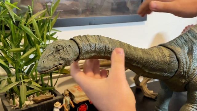 This is odd... Apatosaurus Review - Mattel Jurassic World Legacy Collection смотреть онлайн