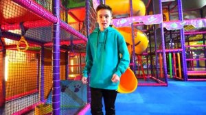 НОЧЬ В ЗАКРЫТОМ РАЗВЛЕКАТЕЛЬНОМ ЦЕНТРЕ !