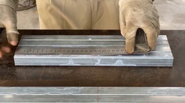 DIY - Craftsman's Ideas/4 Smart Folding Table Projects You Should See/Metal Smart Folding Utensils