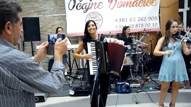 Sandra Milošević I Očajne Domaćice - Svadba (UŽIVO)