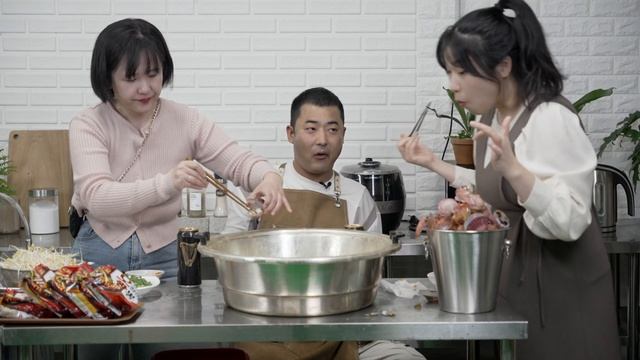 제철 홍가리비 10kg, 솥뚜껑에 오징어짬뽕 라면 5개 리얼 먹방 ! | Mukbang | cooking & eating show | korean food | real ASMR смотреть онлайн