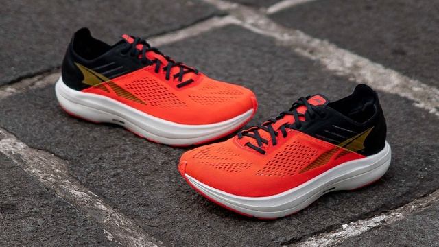 รีวิว รองเท้าวิ่ง ALTRA VANISH CARBON คาร์บอนเพลทของเจ้าพ่อ ZERO DROP | ARI RUNNING REVIEW EP.70 смотреть онлайн