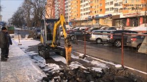 Мини экскаватор с гидромолотом