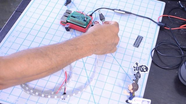 Raspberry Pi 4 Gesture-Controlled NeoPixels Using Python | APDS9960 and WS2812Bs смотреть онлайн