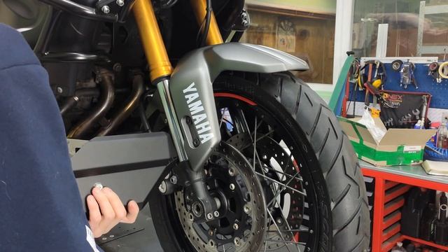 Yamaha XT1200Z обзор и установка защиты вилки | overview and installation of the front fork guard смотреть онлайн