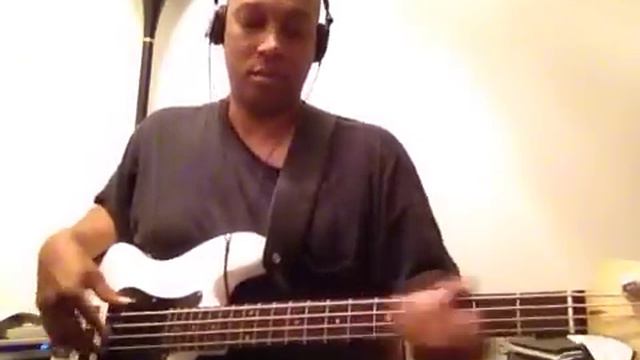 Squier Affinity PJ Bass смотреть онлайн