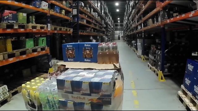 РАБОТА в ЕВРОПЕ. Чехия. Работа на складе. Плюсы и минусы работы. Зарплата в Европе. Логистика. Work смотреть онлайн