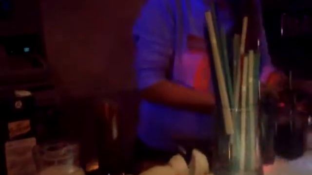 В греческом баре на острове Крит смотреть онлайн